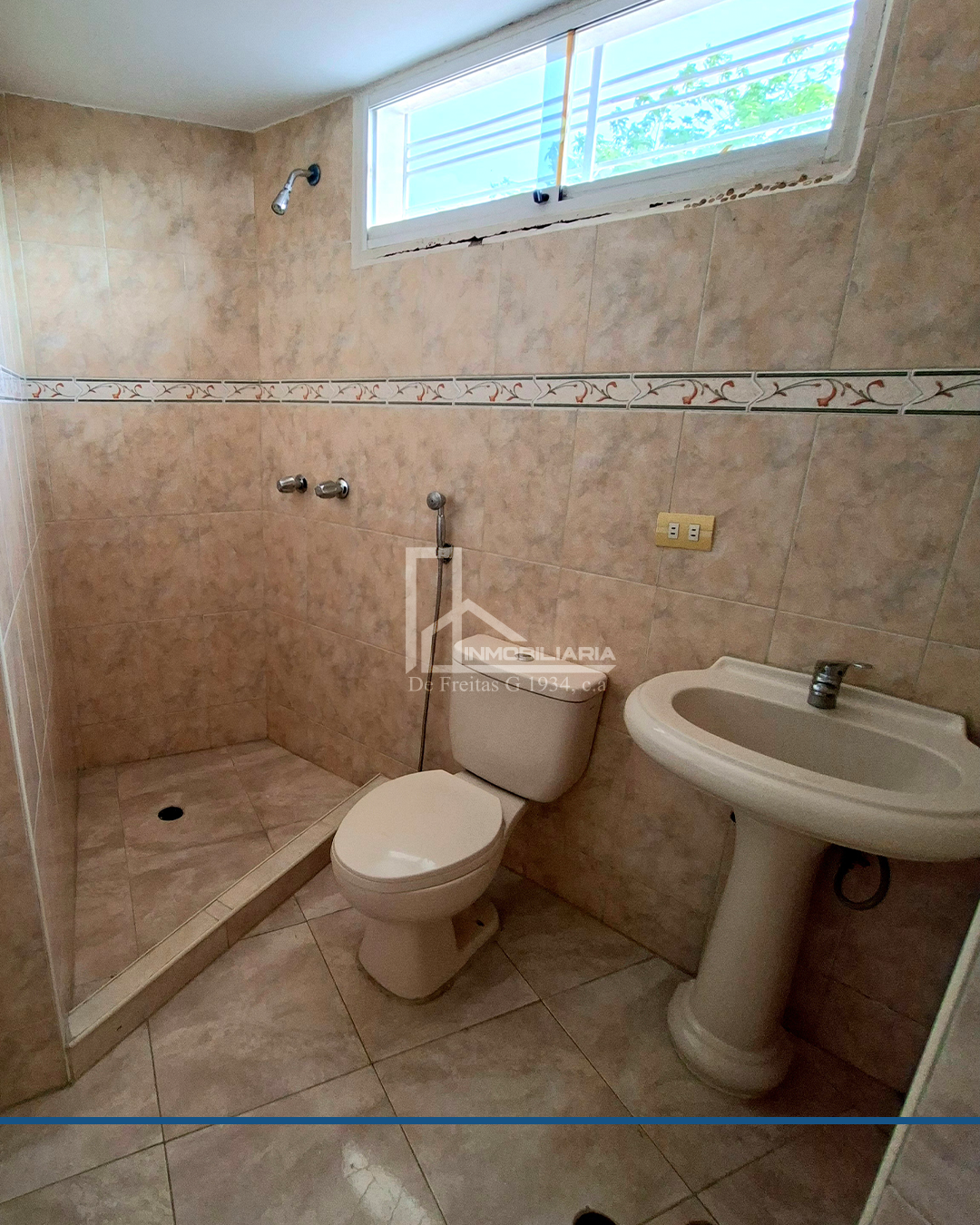Town House Urb. Loma Real- Charallave - Imagen 2